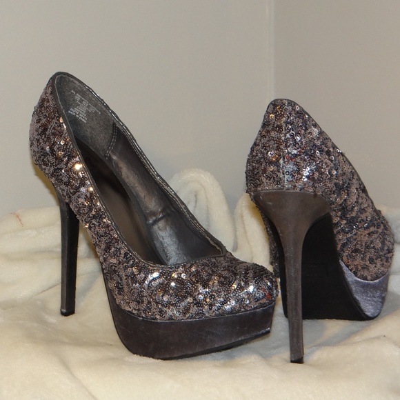 SM New York Shoes - silver pumps